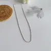 Venta al por mayor de fábrica Cadena para la clavícula 2025 Nuevo Collar Brillante Diseño de Nicho para Mujer Aleación Estilo Frío Ins