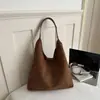 Bolsa de Gran Capacidad para Viajes Diarios Otoño 2026 Estampado de Lunares en Nylon Estilo Juvenil Bolso de Hombro Único Bolso de Axila