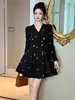[Em Estoque] Vestido Preto Pequeno Bordado Estilo Hepburn de Verão Sensação de Alto Padrão Francês Redutor de Idade Temperamento Vestido Petite Cintura Marcada