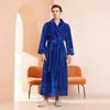 Roupão de Banho Longo de Pelúcia Novo Estilo Inverno 2026 para Mulheres, Tamanho Grande, Adequado para Hotéis, Salões de Beleza, Pijamas Casuais Estilo Europeu e Americano