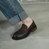 Mocassins Retrô Britânicos em Couro Lavado com Padrão de Crocodilo Primavera 2026 Salto Baixo Bico Redondo Couro Genuíno Corte Profundo Sapatos Individuais para Mulheres