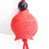 Atacado pingente chaveiro cinábrio com gravação segura do ano de nascimento para homens e mulheres, peixinho cada ano mais criativo para pendurar na cintura
