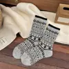 Meias Femininas de Meia-Panturrilha Estilo Étnico Fair Isle Retro Japonês Outono/Inverno Novas Meias de Lã Macias Grossas Quentes Meias Femininas