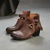 Jiezhou 2026 Otoño Nuevo Estilo Piel de Vaca Capa Superior Tacón Grueso Correa de Hebilla Botas Vaqueras de Nicho con Diseño Artístico Zapatos de Mujer