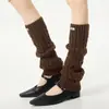 Pierneras de punto apiladas estilo universitario JK japonés y coreano con textura de peluche de ciervo estilo bosque y etiqueta de tela, con un diseño trenzado
