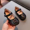 Zapatos de Cuero para Niños 2026 Primavera Zapatos Individuales Huecos Transpirables para Niñas Zapatos Planos Antideslizantes de Suela Suave para Niñas Pequeñas - 1-6 Años