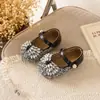 Sapatos femininos de strass estilo coreano, novos sapatos infantis de couro com solas macias, sapatos de princesa estilosos para bebês e crianças pequenas, sapatos Mary Jane