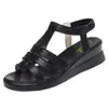 Sandálias Chunda para Mães Solado Macio 2026 Novo Estilo Fundo Plano Versátil Confortável Sapatos de Mãe Meia-Idade e Idosos Verão