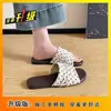 Sandalias planas retro de lunares estilo francés para mujer, para uso exterior en verano, nuevo modelo 2025, suela suave, antideslizantes, adecuadas para combinar con faldas