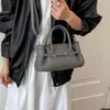 Bolso bandolera de un solo hombro simple para mujer, estilo nicho, lujo ligero, moderno, de mano, para ir al trabajo, coreano, nuevo modelo 2026