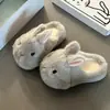 Pantufas fofas de pelo de coelho 2026 modelo novo feminino bico fechado antiderrapante para uso diário em casa, pantufas fofas quentes e confortáveis