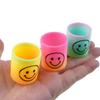 Anillo de resorte colorido para niños, mini cara sonriente, anillo de arco iris, anillo colorido, anillo elástico, juguete de premio de suelo, suministro transfronterizo