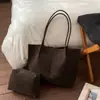 Nova Bolsa de Ombro Retrô de Grande Capacidade Outono/Inverno 2025, Bolsa Tote Moderna e Fashion, Bolsa Versátil de Camurça de Alta Qualidade