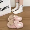 Nuevas pantuflas peludas cómodas para mujer 2026 con lazo y diseño de oso, lindas pantuflas caseras de punta cerrada y tacón alto para invierno