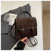 Mochila de estudante retrô estilo coreano com relevo, modelo novo 2026 para o dia a dia, com acessórios, alta qualidade, grande capacidade, estilo universitário, mochila escolar feminina