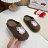 Sandalias de felpa tipo slip-on, de dibujos animados, a la moda y lindas para niñas, perfectas para usar al aire libre, nueva colección primavera/otoño 2026, también disponibles para niños, diseño de unicornio