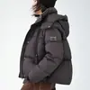 Marca da Moda 90 Penugem de Pato Branco Jaqueta Curta Acolchoada com Capuz Feminina Moda Inverno 2026 Patch na Manga Jaqueta Puffer Espessa Roupa Exterior da Moda