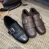 Sapatos de Algodão com Bico Quadrado, Estilo Nicho Floral Esculpido, Forrados com Lã para Mulheres, Nova Moda Inverno 2026, Versáteis, Casuais, Estilo Birkenstock Retrô para Mulheres