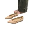 Zapatos Planos para Mujer que Aumentan la Altura con Remaches, Tacón Bajo Color Nude, Nuevos Otoño 2026, Versátiles Zapatos para Viajar al Trabajo