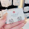 Brincos de Trevo de Quatro Folhas com Design Coreano, Brincos Personalizados Super Brilhantes com Strass de Dongdaemun, Brincos Minimalistas com Agulha de Prata e Diamantes Incrustados