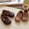 Zapatos retro de cuero para niñas, nueva colección primavera/otoño 2026, estilo británico clásico, con cierres de velcro, zapatos de princesa, planos únicos y elegantes
