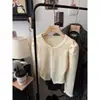 Design Sexy Estilo Hong Kong Tricô de Renda com Manga Longa para Mulheres no Outono e Inverno Novo Design Aparência Emagrecedora Top Interno Tendência