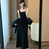 Vestido feminino sem mangas, vestido longo com decote quadrado, projetado para mulheres altas, nova coleção de verão 2026, corte justo e que valoriza a silhueta, preto