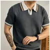 2026 Novo Estilo de Verão Respirável Camisa Polo Tricotada Masculina Casual Versátil Estilo Hong Kong Camiseta Masculina de Manga Curta