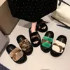 Sandalias de una correa de estilo urbano de alto valor, cómodas y elegantes, estilo popular de celebridad de internet 2026, suela suave que no cansa los pies, sandalias de verano