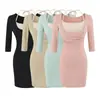 Vestido de dos piezas puramente sexy con colores contrastantes, cuello halter y corte ajustado, adecuado para otoño, con una minifalda ajustada al cuerpo