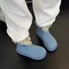 Botas de Neve Vermelhas de Solado Grosso Estilo Retrô Europeu para Mulheres 2026 Inverno Novo Estilo Botas Curtas com Forro de Lã Antiderrapantes Novas Botas Peludas