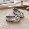 Sapatilhas Quadradas Estilo Francês para Meninas, Novidade para Primavera/Verão 2026, Slip-Ons com Strass para Combinar com Saias, Sapatilhas Infantis de Solado Macio