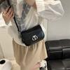 Bolsa Quadrada Pequena Vintage de Nicho Estilosa Bolsa de Ombro para Mulheres Nova Moda Bolsa de Ombro com Corrente Versátil Bolsa Transversal Ins