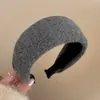Faixa de Cabeça Listrada Larga para Mulheres, Estilo Luxuoso de Alta Qualidade, Design de Coroa Alta, Adequada para Uso Diário, Lavagem do Rosto, Faixa de Cabelo Antiderrapante