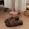 Pantuflas de exterior para mujer con tacón de cuña, estilo retro 2026, diseño de tira ancha, parte superior de tela, banda ancha, tacón de cuña, suela gruesa