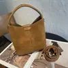 Bolsa Balde Fosca Feminina 2026 Estilo Novo Transfronteiriço Moda Tendência Bolsa de Mão para o Dia a Dia Cesta de Vegetais Veludo Camurça Bolsa Transversal