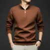Camiseta de manga larga para hombre, nueva sudadera de otoño e invierno con cuello alto y media cremallera, moderna y versátil, sudadera gruesa de retazos para hombre