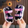 Sandalias de casa para niños Niños Verano Nuevas Suela Suave Casa Diarias Playa Niños Pequeños Grandes Sandalias Niños Venta al por mayor