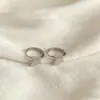 Puños de Oreja de Mariposa Dulce Dz para Mujer, Diseño de Nicho, Pendientes Simples y Elegantes, Estilo Coreano Estilo Ins, Pendientes Versátiles y de Alta Gama