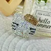 Chaveiro Gato Hello Kitty Cravejado de Diamantes Decoração de Roupa Feita à Mão Acessório de Bolsa Ornamento Criativo para Crianças de Três Anos