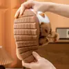 Chinelos de inverno 2026 para bebês, meninos e meninas, com estampas fofas de desenhos animados, com forro adicional de fleece para aquecimento, adequados para uso interno e feitos de algodão