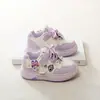 Tênis branco para meninas 2026 novo primavera casual sapatos de skate infantis sola macia populares tênis esportivos para meninas e bebês
