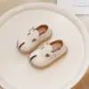 Sapatos de Couro Infantis Coreanos para Meninas 2025 Outono Novo Sapatos de Princesa para Bebês Meninas Sapatos Versáteis da Moda com Solado Macio para Crianças Pequenas