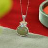 Colgante Yuebao de plata de ley S925 con diseño de jade hetiano y agua fina, con esmalte vintage y moneda Ruyi Fu.