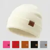 Novo Gorro de Tricô Infantil com Letra W, Gorro de Esqui Liso com Etiqueta de Couro, Gorro com Barra Rebatida, em Estoque para o Calor do Inverno