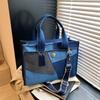 Bolsa de Mão de Grande Capacidade para Mulheres 2026 Nova Moda Patchwork Jeans Bolsa para o Dia a Dia Alça Larga Bolsa Tote Transversal
