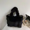 Moda Otoño 2026 Bolso Tote de Felpa Color Sólido Bolso de Moda Tendencia para Mujer Bolso Personalizado Estilo Coreano Simple