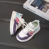Zapatillas de colores block divertidas para niñas, cómodas y duraderas, color caramelo, zapatos casuales para niños de estilo coreano de nicho, zapatillas deportivas de dopamina