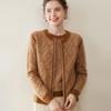 Outono e Inverno Novo Suéter de Caxemira de Gola Redonda Cardigã Tricotado Jacquard Feminino Suéter Solto Slim Jaqueta Caxemira Camisa Básica