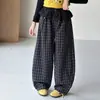 Conjunto de dos piezas de camiseta sin mangas con estampado de dibujos animados para niñas, con pantalones de pierna ancha a cuadros, atuendo casual de otoño para niñas mayores, moda de otoño moderna